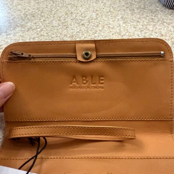 NWT Able Alem Snap Leather Wallet in Cognac - Picture 3 of 7